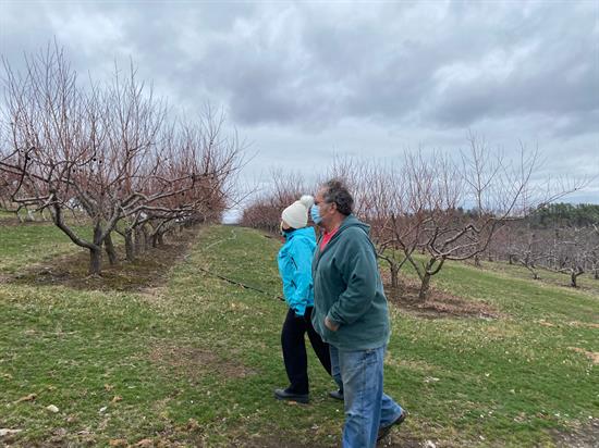 Kuster tours Apple Hill Farm 1