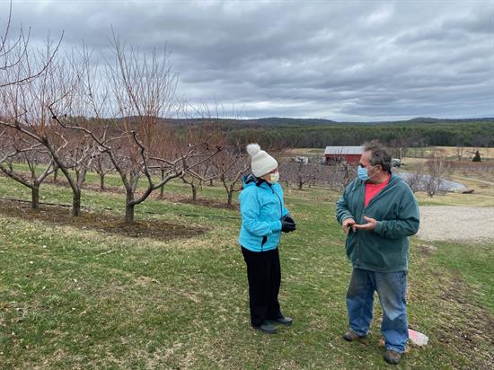 Kuster tours Apple Hill Farm 2