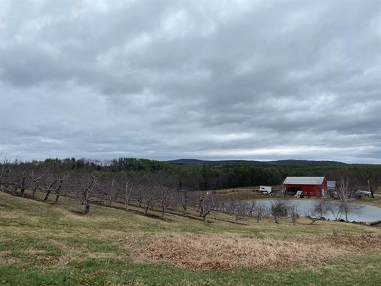 Kuster tours Apple Hill Farm 3